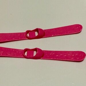 Barbie pink ski’s